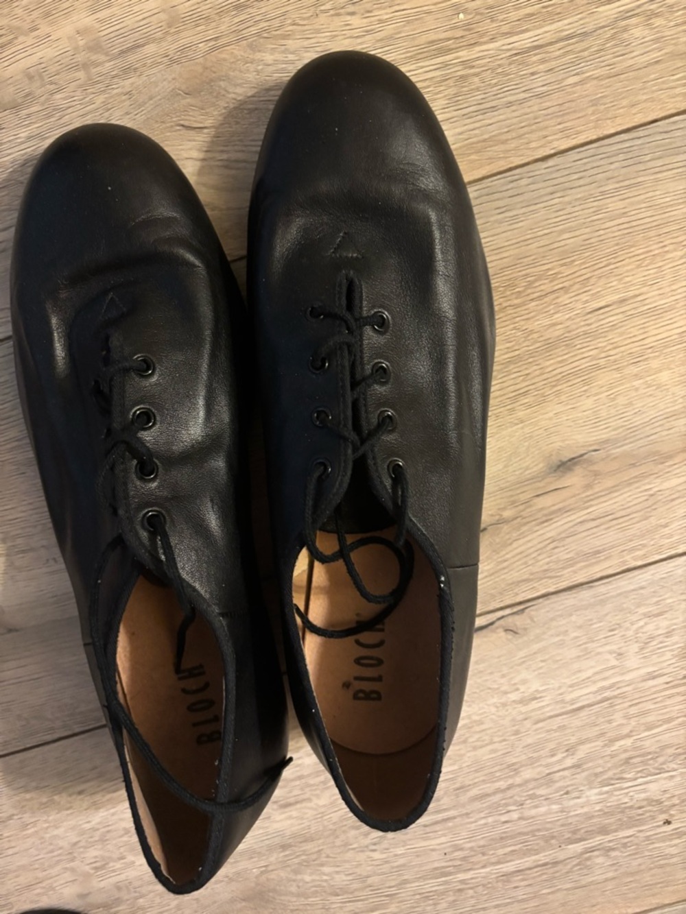 Bloch Black Leather Lace-Up tap shoes